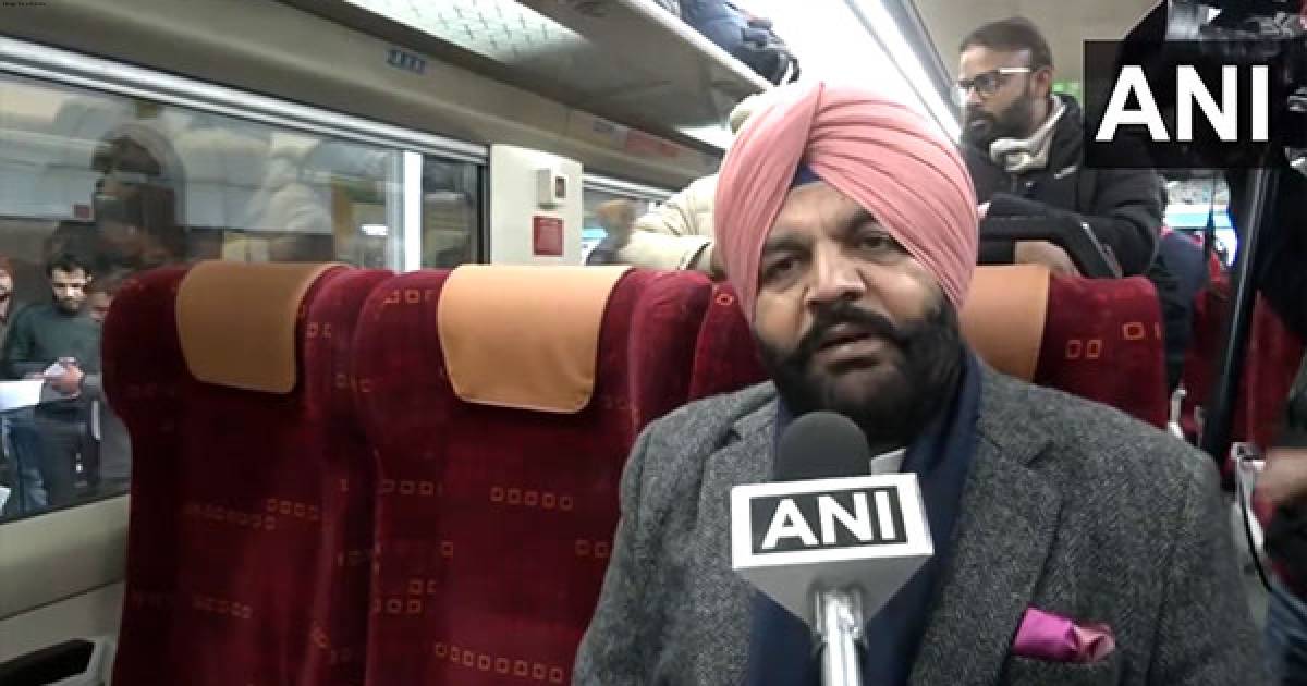 Punjab: Congress MP Gurjeet Singh Aujla thanks PM Modi for Amritsar-Delhi Vande Bharat train
